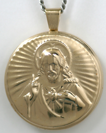 L2005 30mm Sacred Heart Locket
